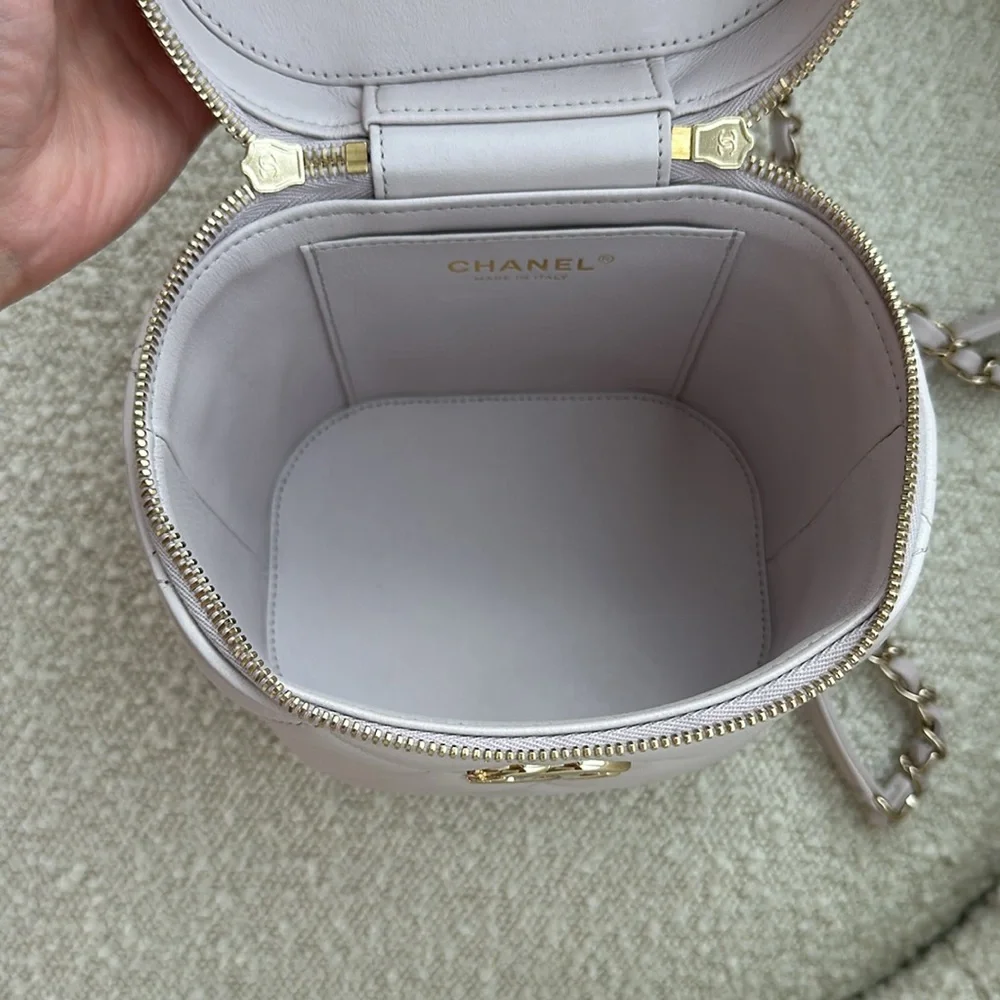 Authentic Lambskin Quilted Trendy Vanity Case small - Picture 7 of 12